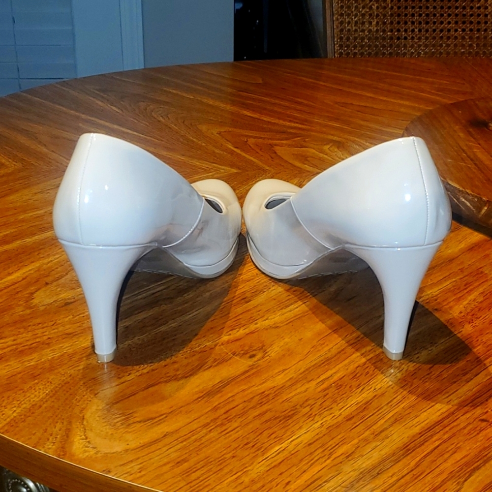 CL Heels - Picture 3 of 7